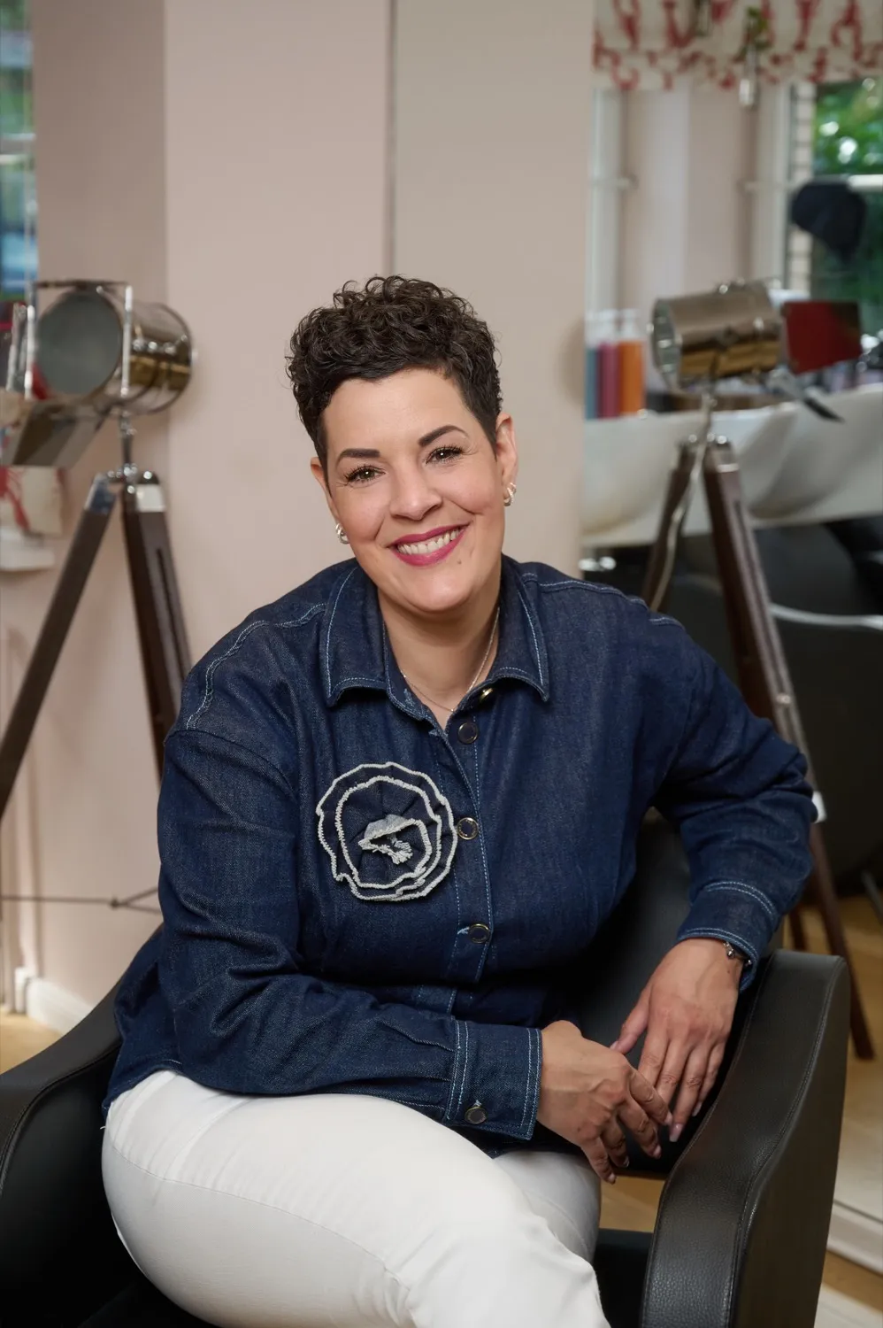 Dominique Bihmane im Salon