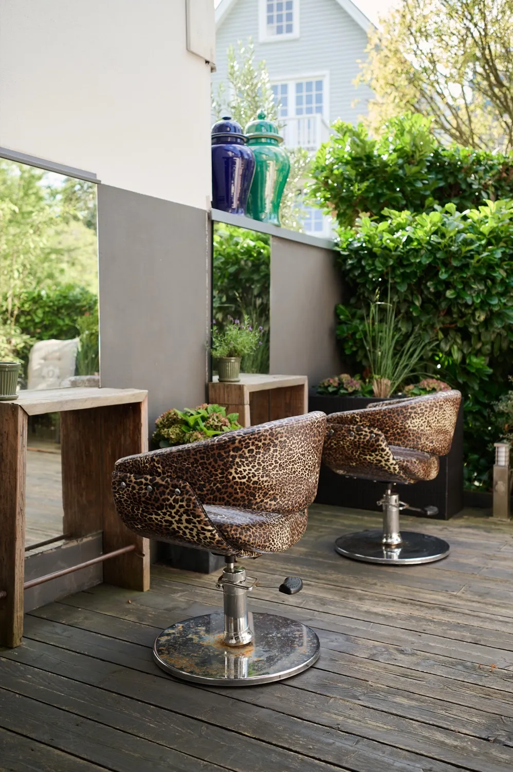 Outdoor-Terrasse mit Leo Chairs